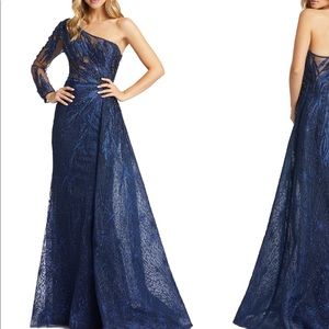 Mac Duggal Navy Gown Size 4